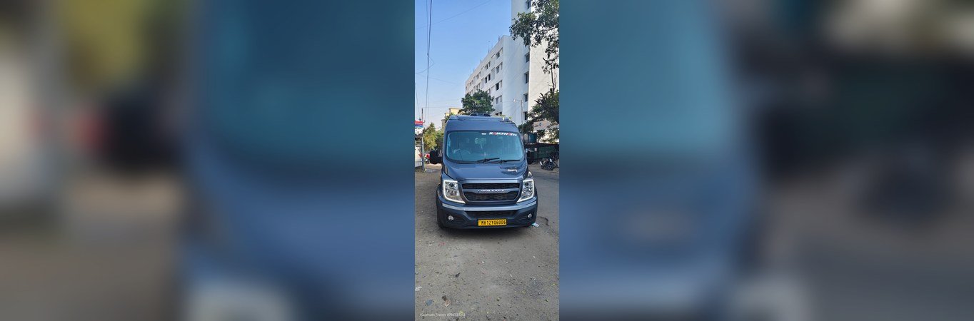 Bus and tempo traveller image